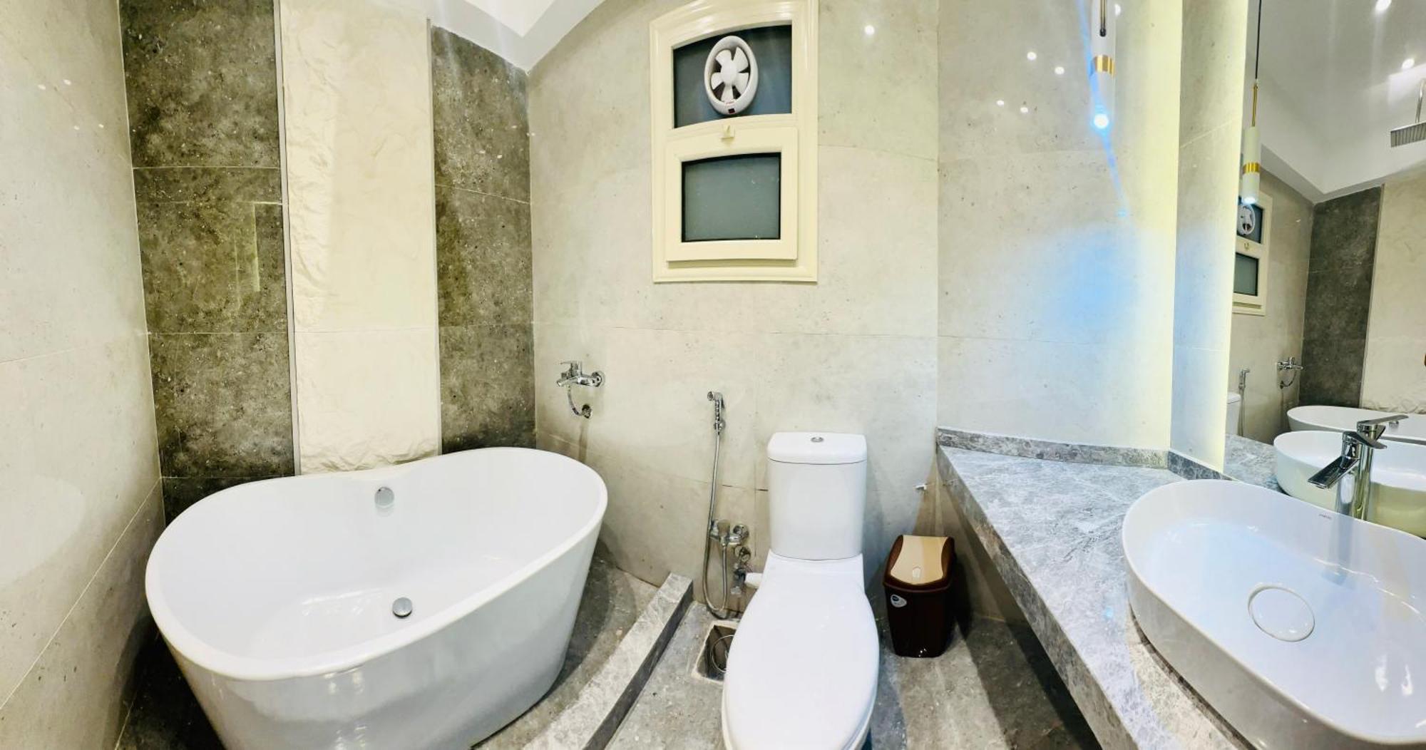 Apartment Luxury In Al Mohandiseen *